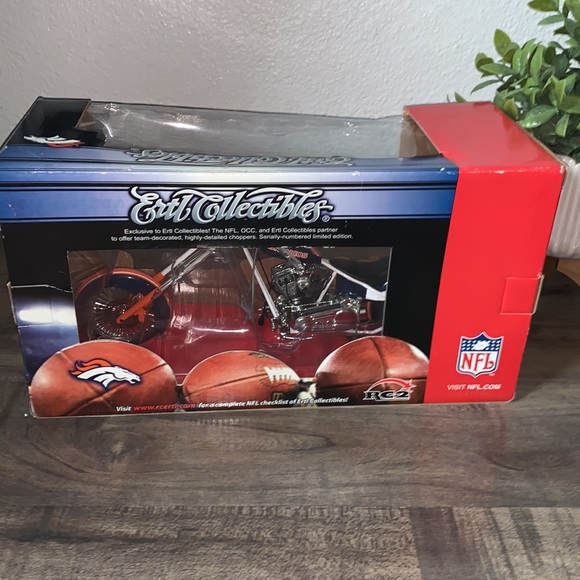 DENVER BRONCOS 2006 ERTL DIECAST COLLECTABLE OCC CHOPPER 1:10 SCALE - Picture 9 of 10